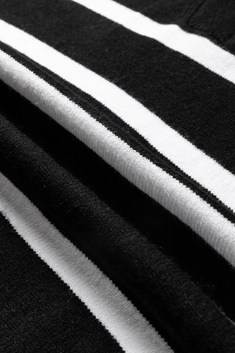 Casual V Neck Long Sleeve Mini Dress with Zipper Detail - Black Striped Design - Detail View 14