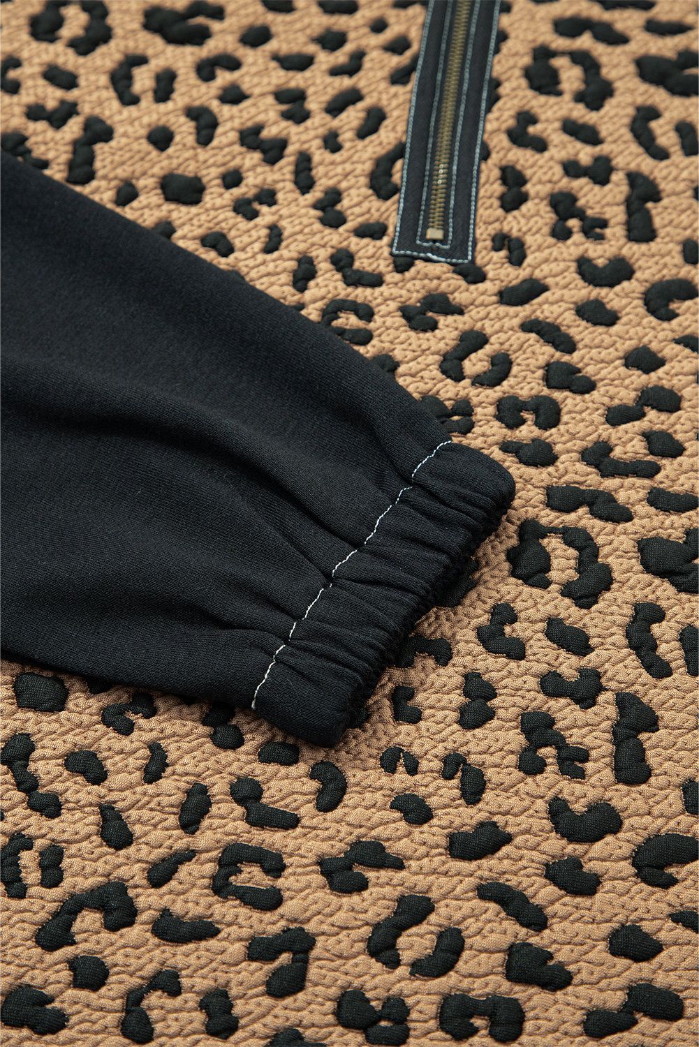 Stylish Contrast Stitching Leopard Hoodie – Comfortable Shift Pullover for Women - Detail View 9