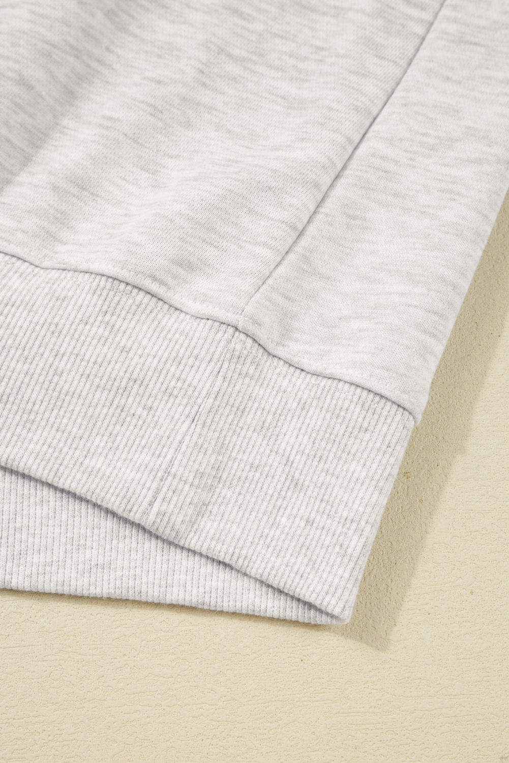 Comfortable and Stylish Women's Baggy Sweatshirt with Letter Print - Ideal for Fall & Autumn Seasons - Detail View 15