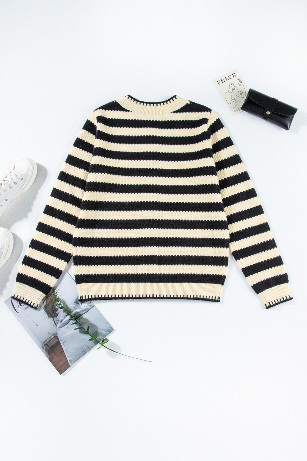 Elegant Daily Wear Cardigan - Comfortable Long Sleeve with Gold Button Details - Detail View 11