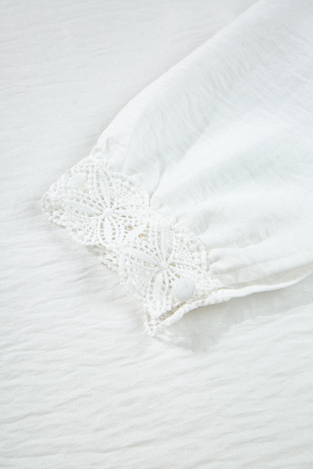 Versatile Loose Fit Shirt for Daily Wear: Elegant Lace Patchwork Design - Detail View 11