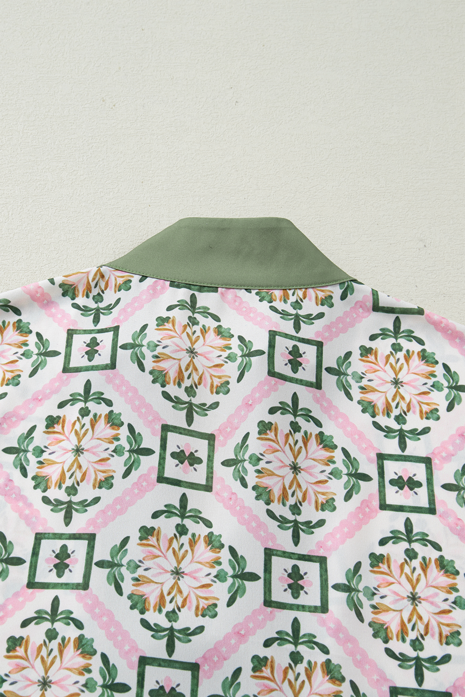 Casual Women's Short Sleeve Shift Dress with Geometric Flower Print – Relaxed Fit Summer Mini Dress - Detail View 8