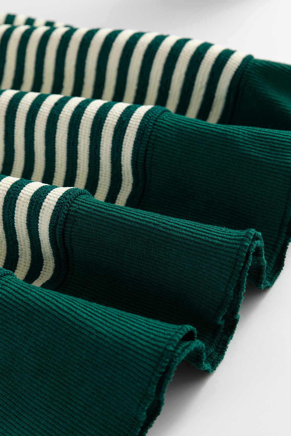Stylish and Comfortable Long Sleeve Striped Top - Perfect for Daily Autumn Outfits - Detail View 10