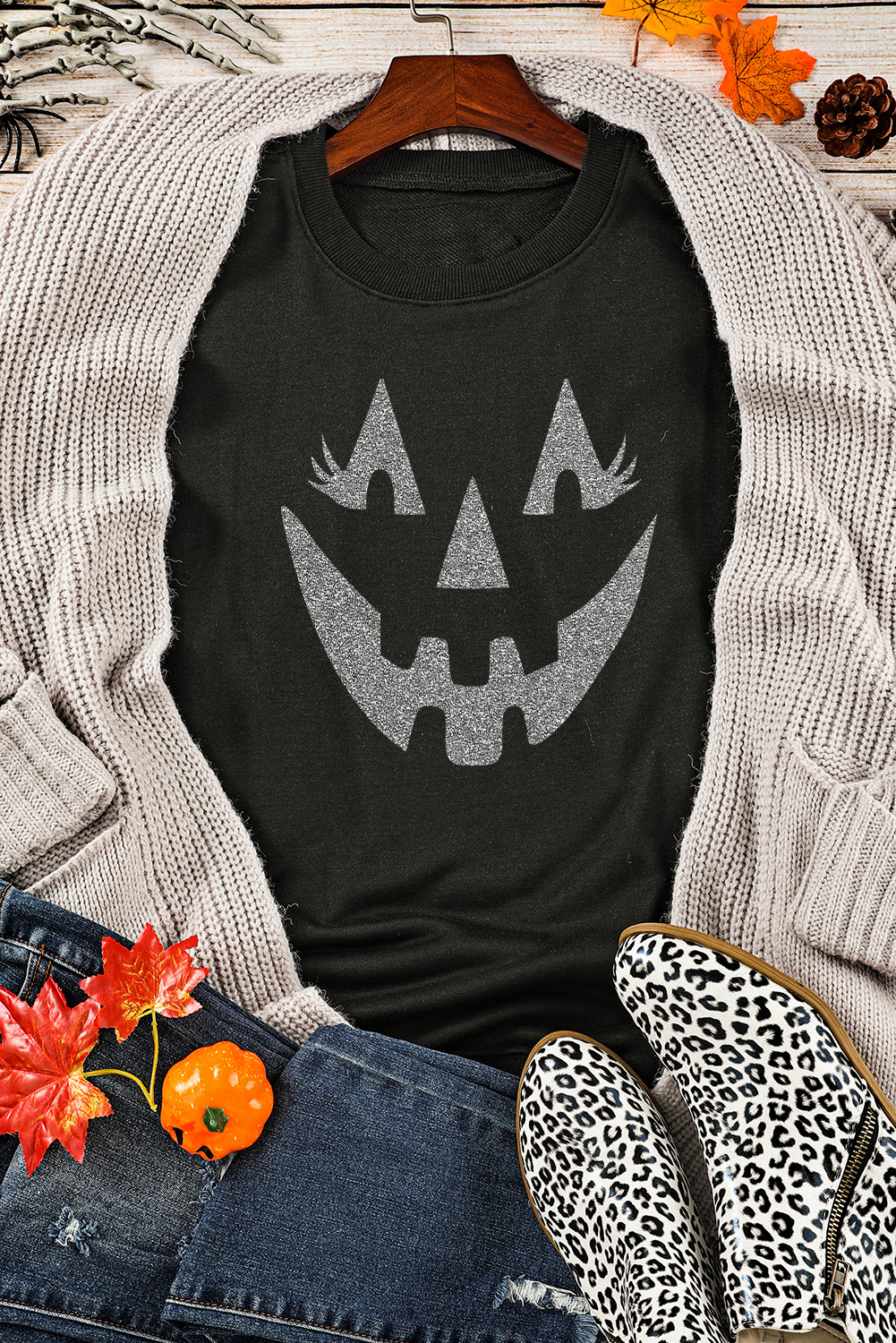 Casual Round Neck Long Sleeve Sweatshirt - Perfect for Halloween Celebrations - Detail View 3