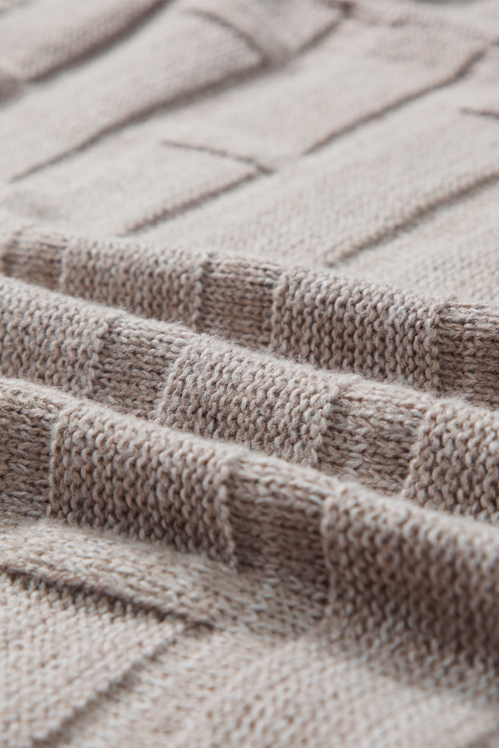 Versatile Solid Color Knit Cardigan with Pockets - Ideal for Layering and Everyday Style - Detail View 15