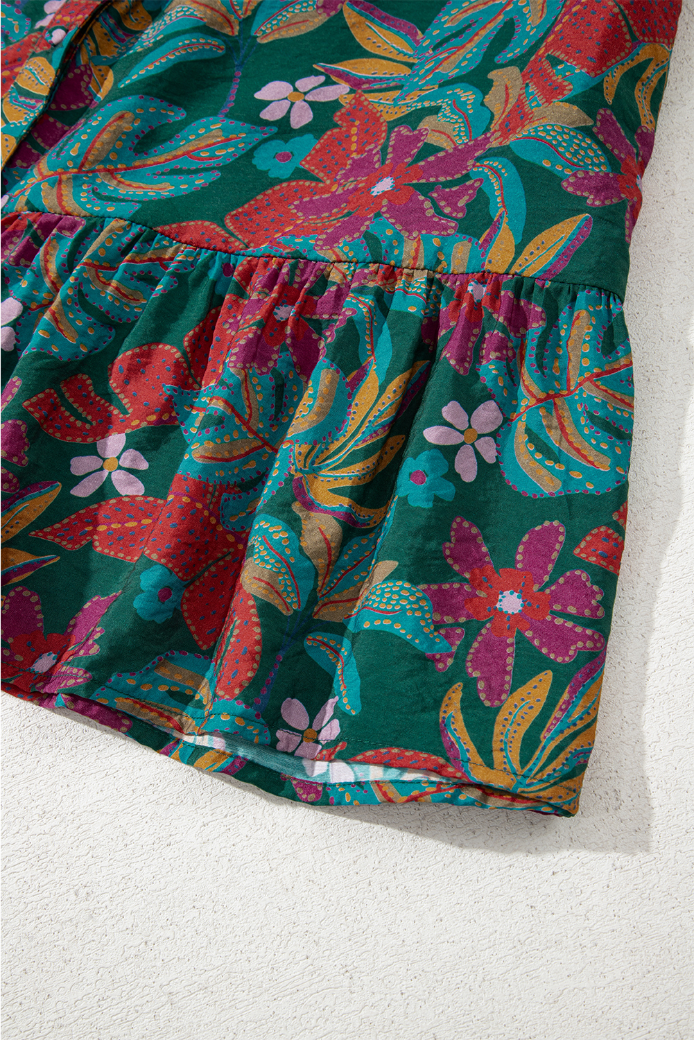 Charming Women's Green Floral Dress with Puff Sleeves and Ruffled Detailing - Detail View 14
