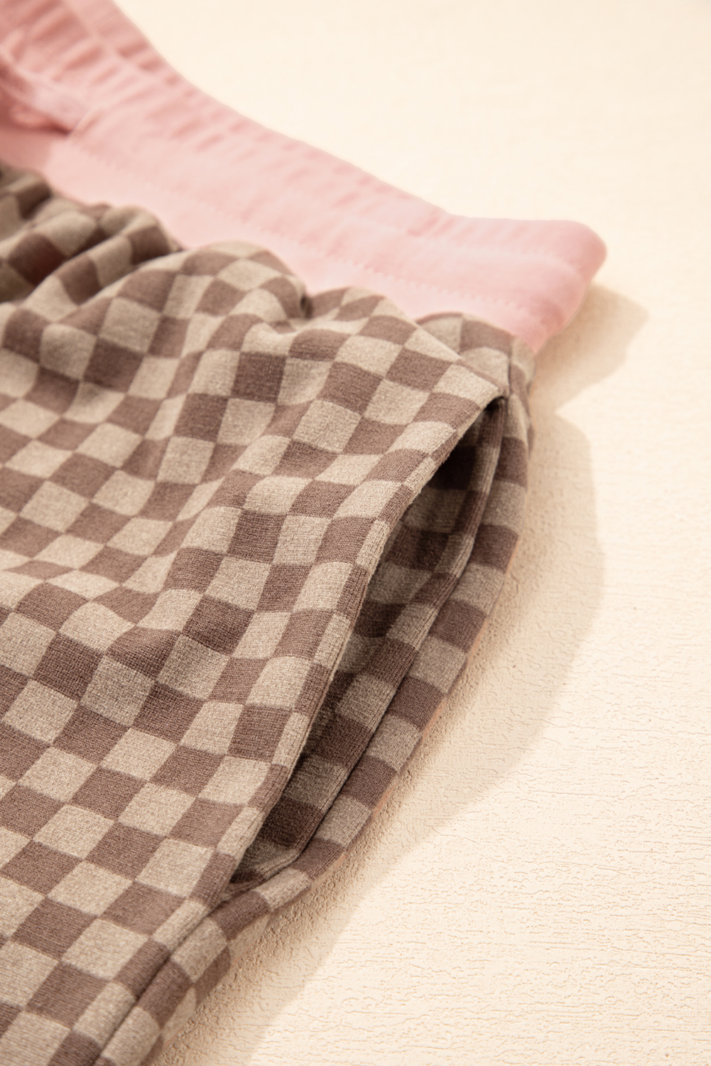 Trendy Casual Brown Plaid Pullover with High-Waisted Shorts for Chic Fall Style - Detail View 14