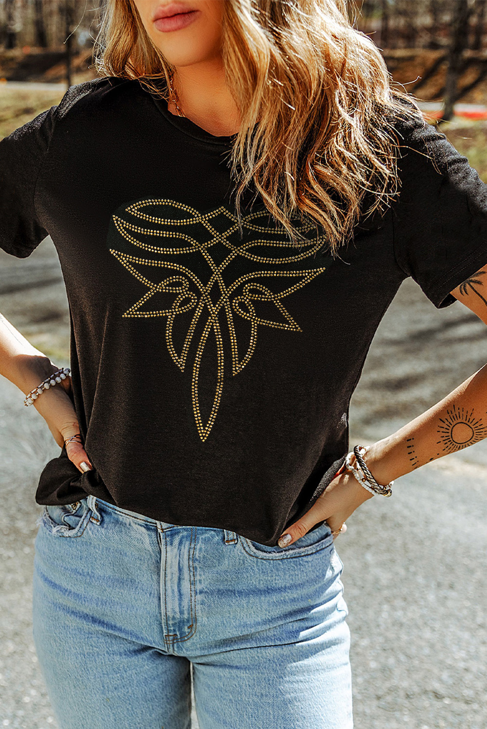 Comfortable Women's Short Sleeve Graphic T-Shirt with Relaxed Fit - Perfect for Daily Wear - Detail View 7