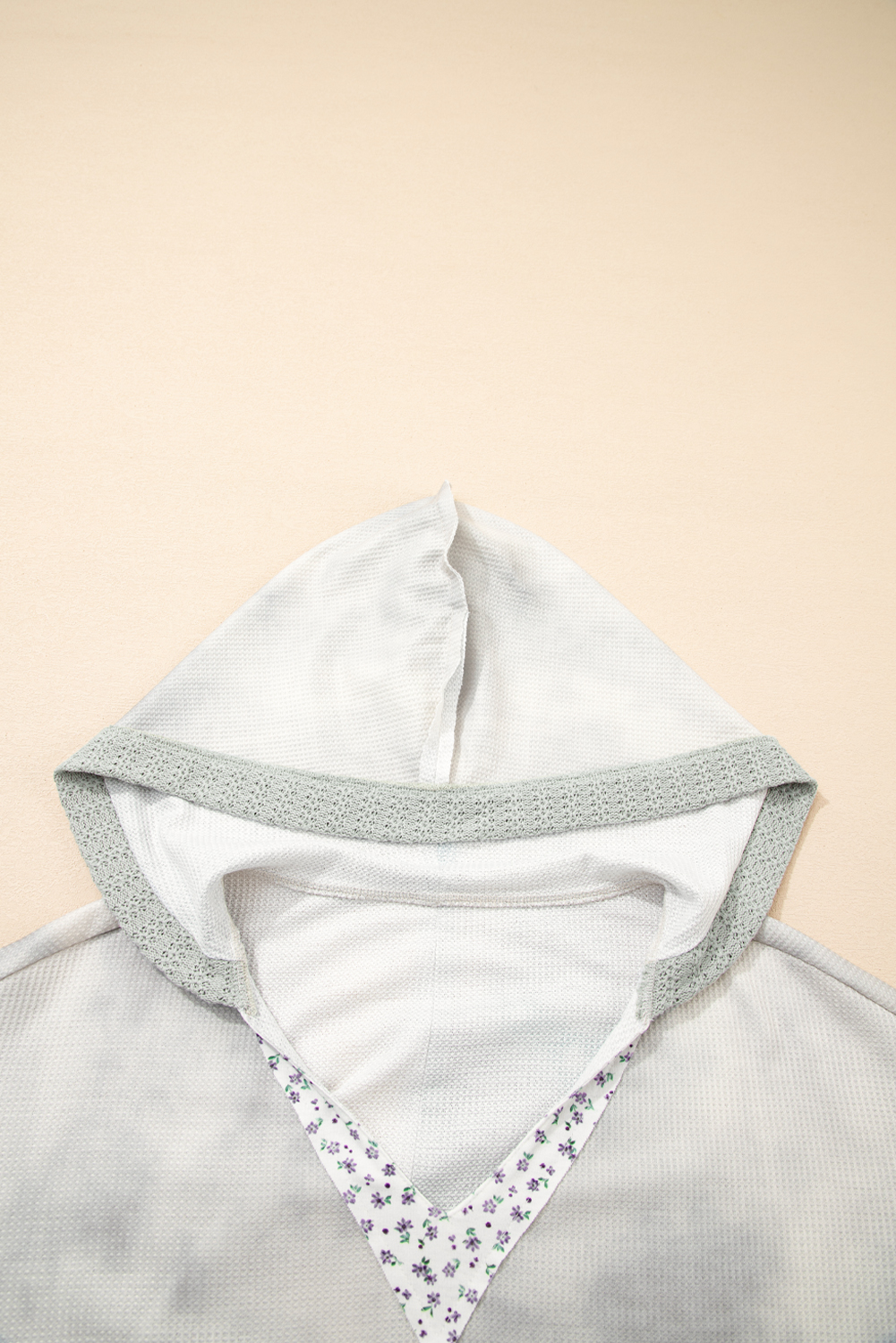 Stylish Long Sleeve Hooded Top in Green with Floral Patchwork and Colorblock Design - Detail View 6