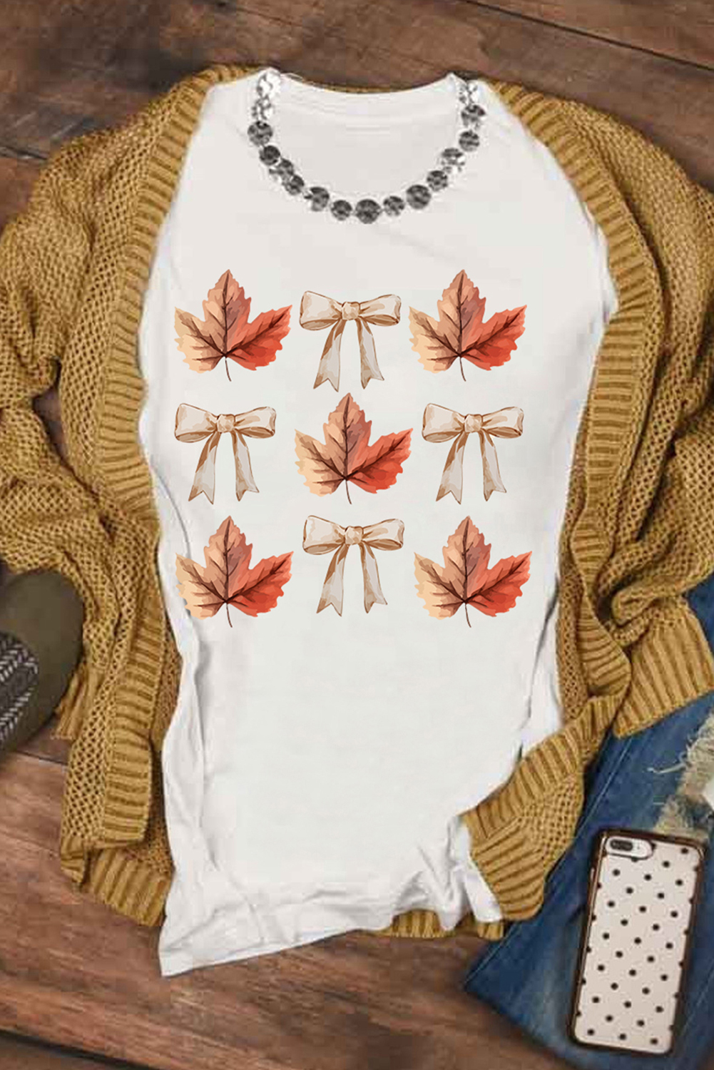 Casual Short Sleeve Tee with Leaf Bow Design - Perfect for Autumn Celebrations - Detail View 2