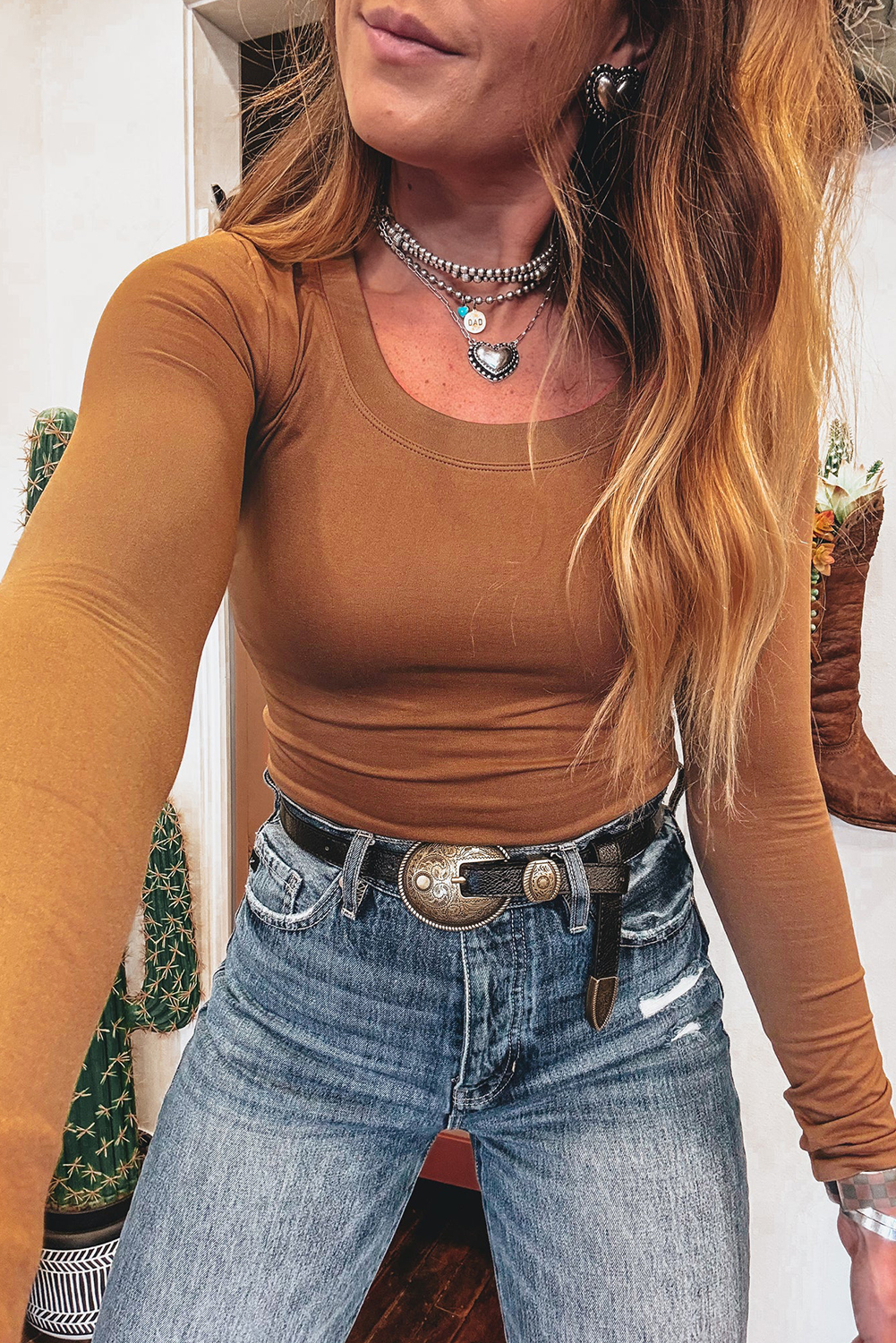 Women's Chestnut Solid Color Long Sleeve Fitted Top - Stylish Western Sheath Design - Detail View 5