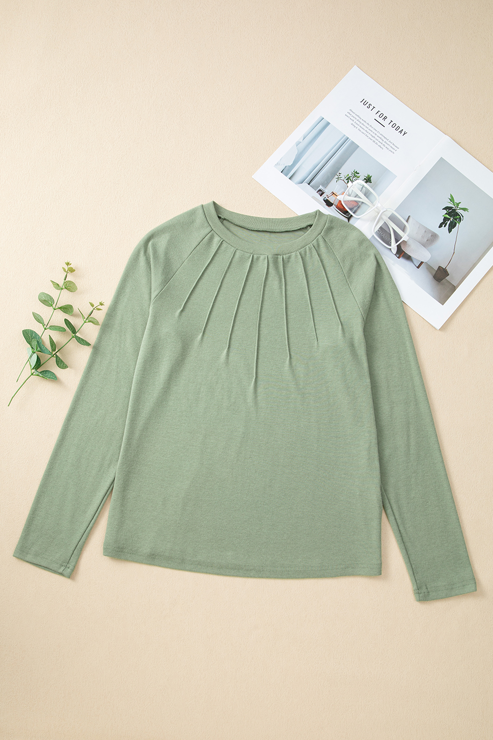 Women's Laurel Green Solid Color Raglan Long Sleeve Top with Seam Detail - Detail View 17