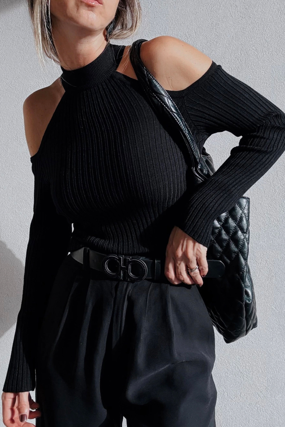 Chic Ribbed Knit Sweater for Women - Perfect for Daily Wear in Autumn - Detail View 3