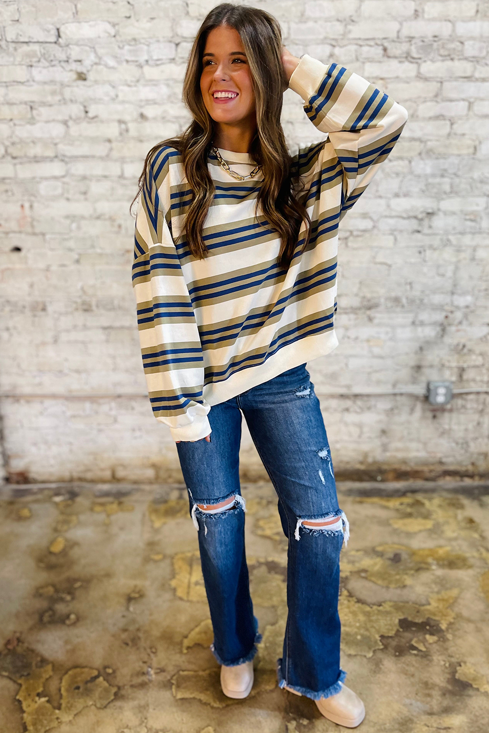 Fashionable Drop Shoulder Sweatshirt for Women - Perfect for Fall & Autumn - Detail View 3