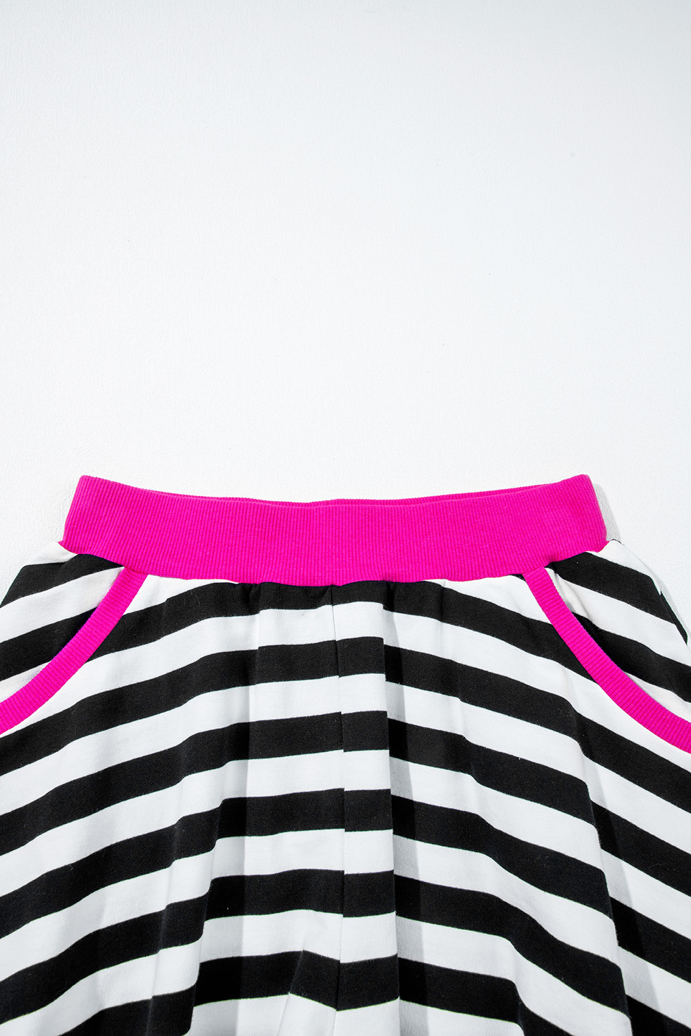 Casual Chic Women's Outfit – Striped Contrast Blouse and Comfortable Shorts for Fall - Detail View 11