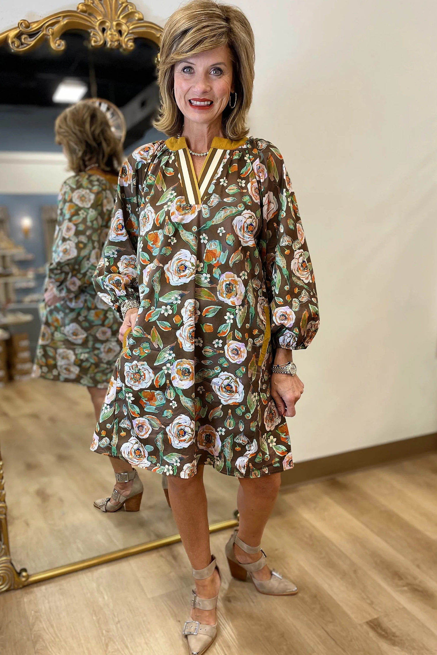 Women's Brown Floral Print V-Neck Mini Dress with Contrast Trim – Perfect for Spring Vacations - Image 5