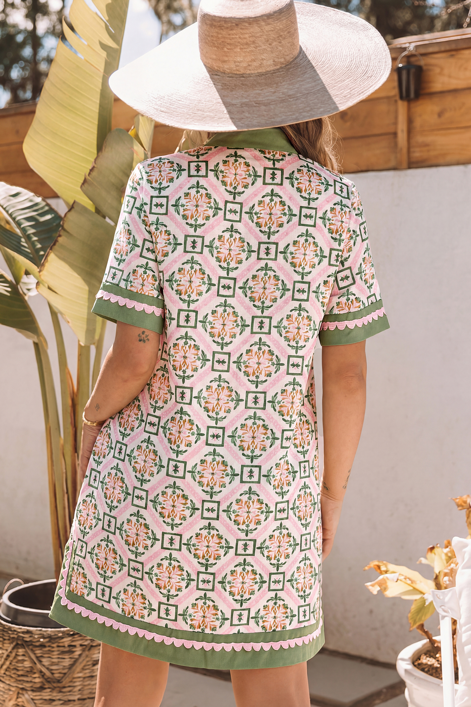 Casual Women's Short Sleeve Shift Dress with Geometric Flower Print – Relaxed Fit Summer Mini Dress - Detail View 2