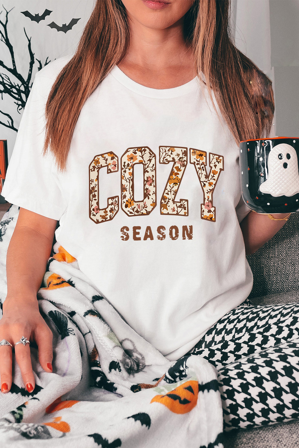 Trendy Women's Round Neck Short Sleeve Tee with Floral Print - Perfect for Summer and Fall - Detail View 3