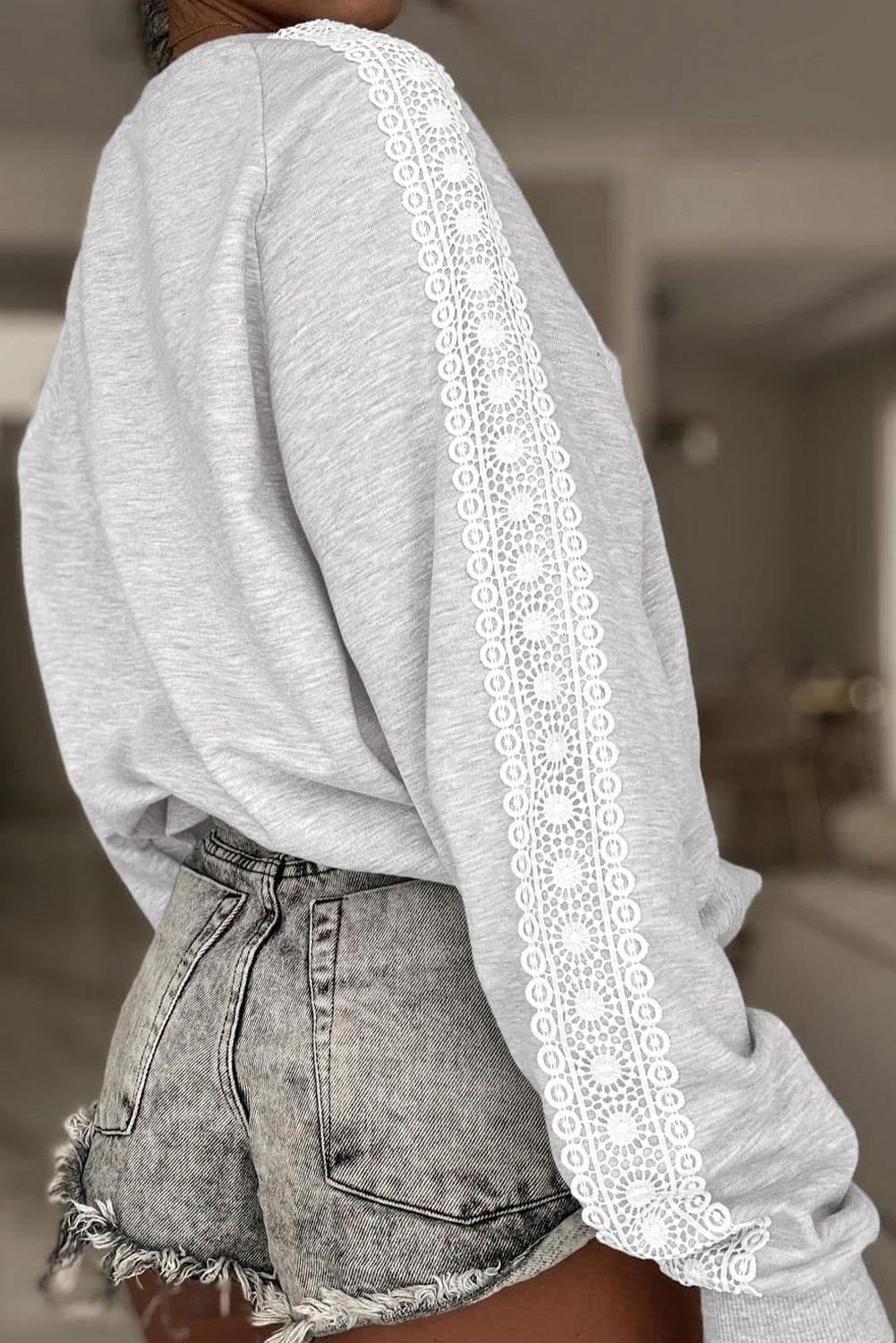 Casual Long Sleeve Crew Neck Sweatshirt - Perfect for Spring & Fall - Detail View 3