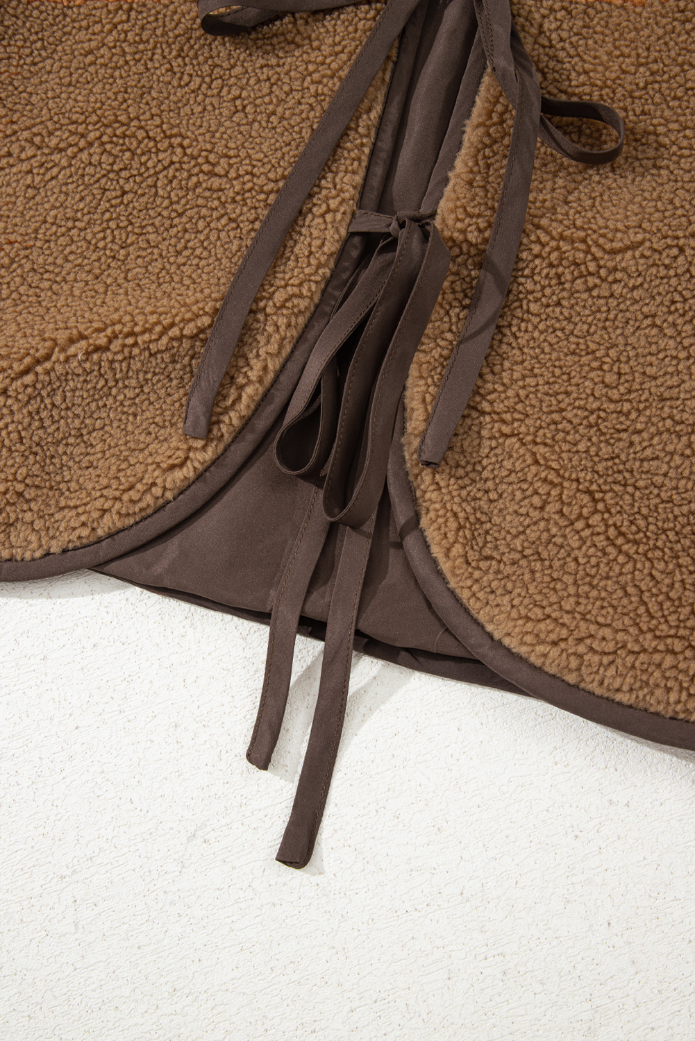 Stylish Western-Inspired Sleeveless Sherpa Vest with Double Tie Design - Detail View 10