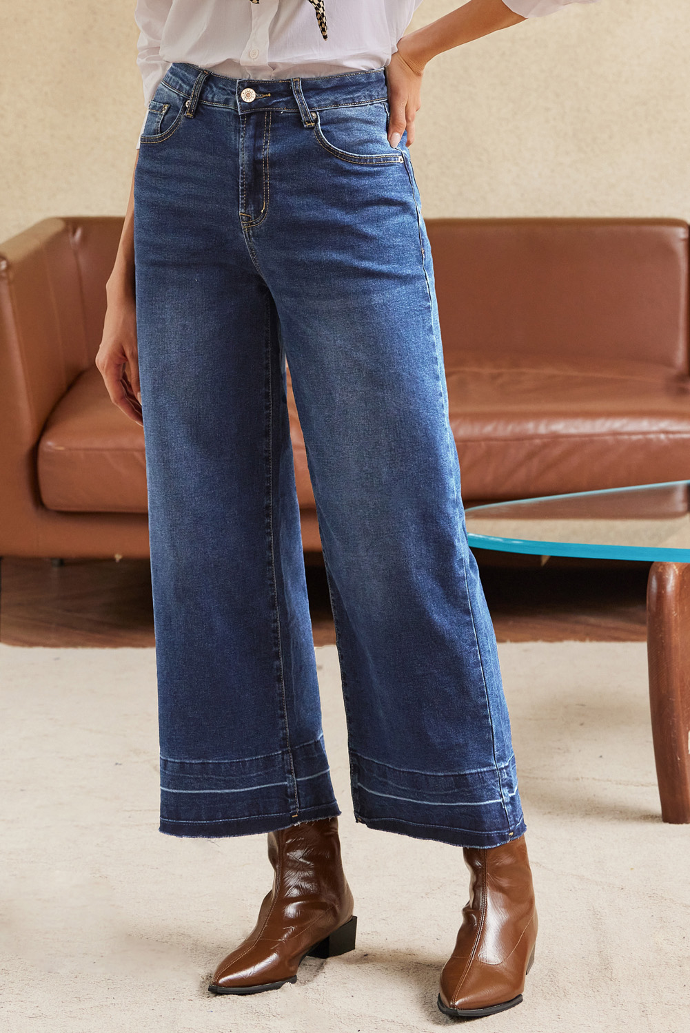Comfortable High Waist Denim Jeans for Women - Casual Fall Fashion - Detail View 7