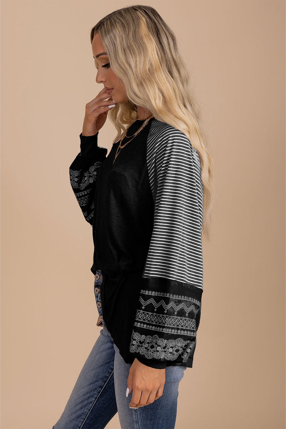 Trendy Round Neck Loose Fit Long Sleeve T-Shirt - Perfect for Fall & Autumn - Detail View 3