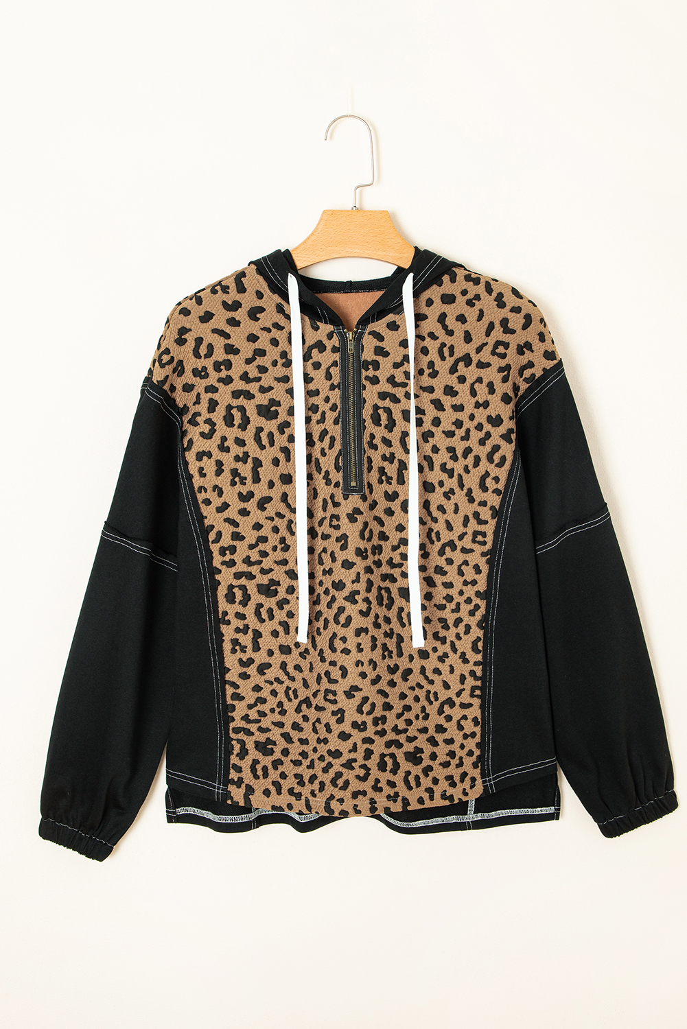 Stylish Contrast Stitching Leopard Hoodie – Comfortable Shift Pullover for Women - Detail View 6