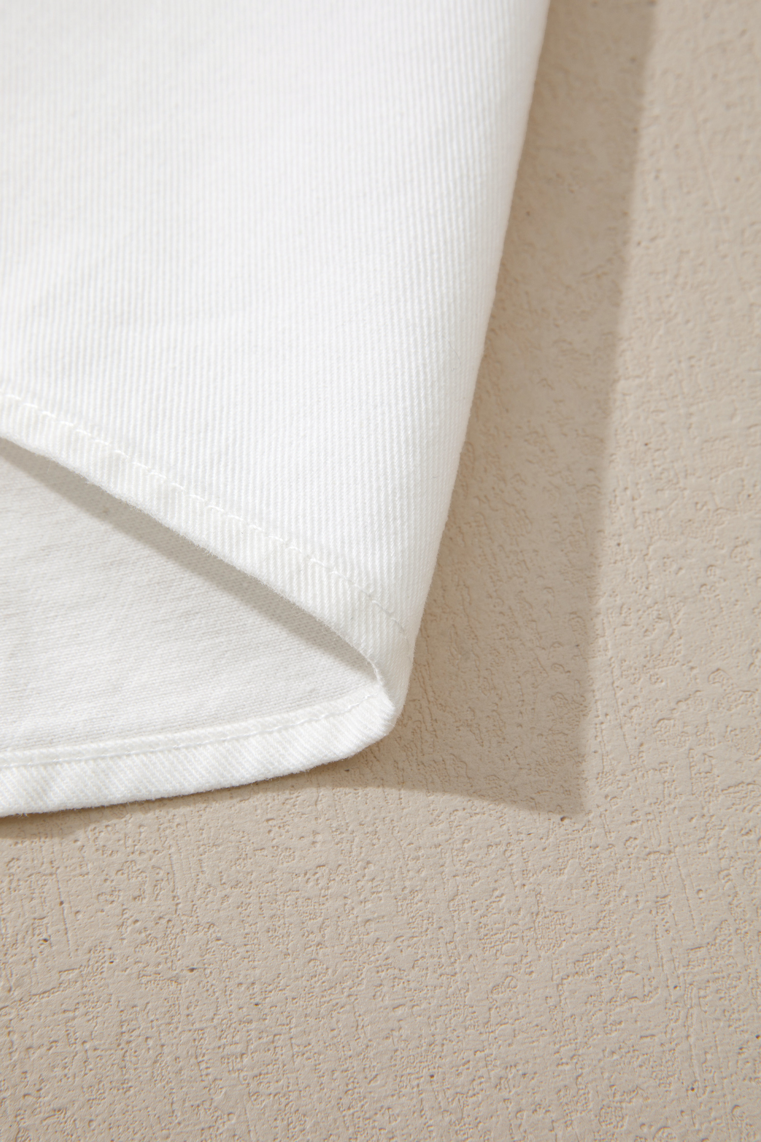 Casual White Denim Ruffle Sleeve Blouse – Chic Shift Silhouette Top for Office or Date Night - Detail View 8