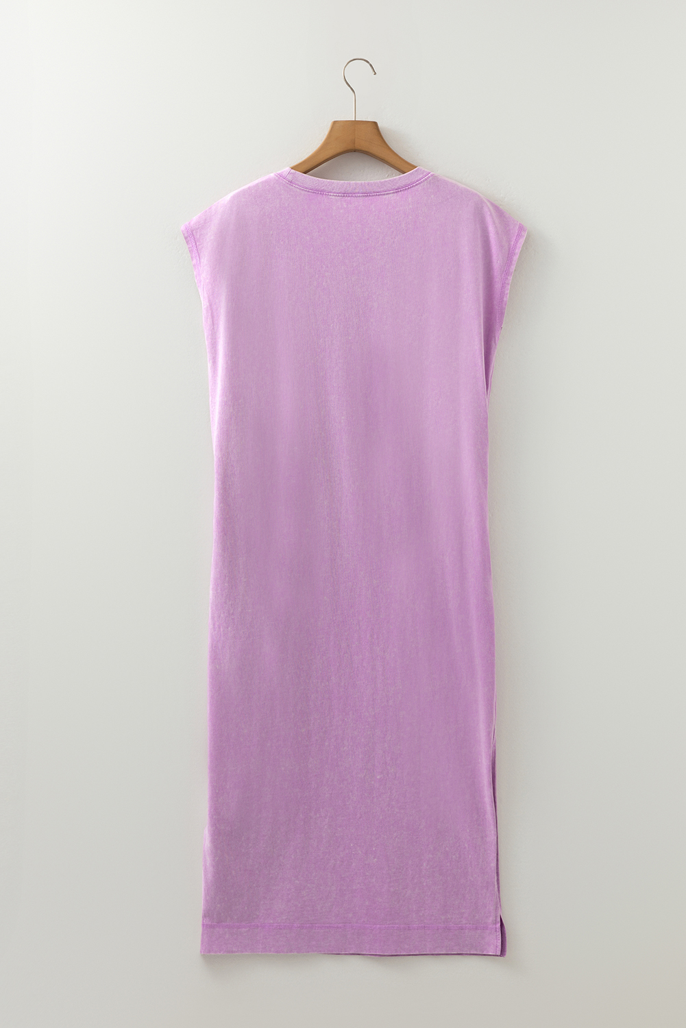 Casual Everyday Wear: Women's Pocketed T-Shirt Dress with Stylish Side Slits - Detail View 15