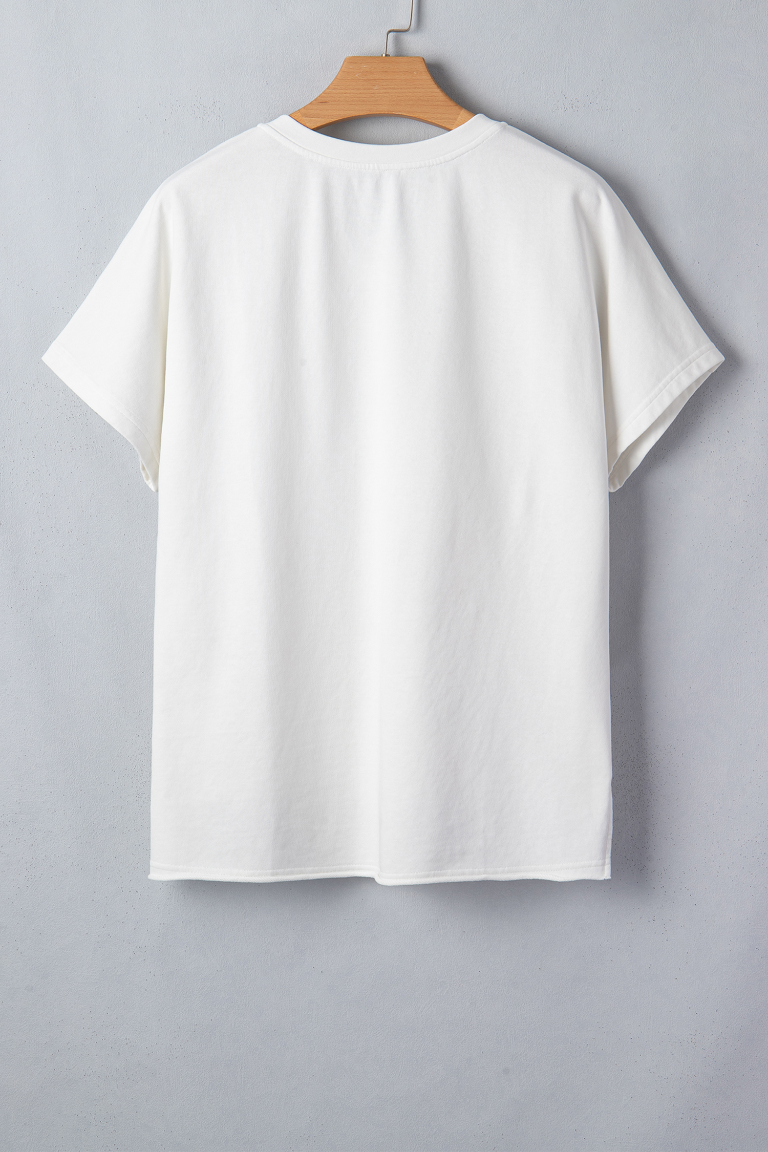 Women's Star Patch Mineral Washed Tee – V-Neck Casual Short Sleeve Top for Summer - Detail View 7