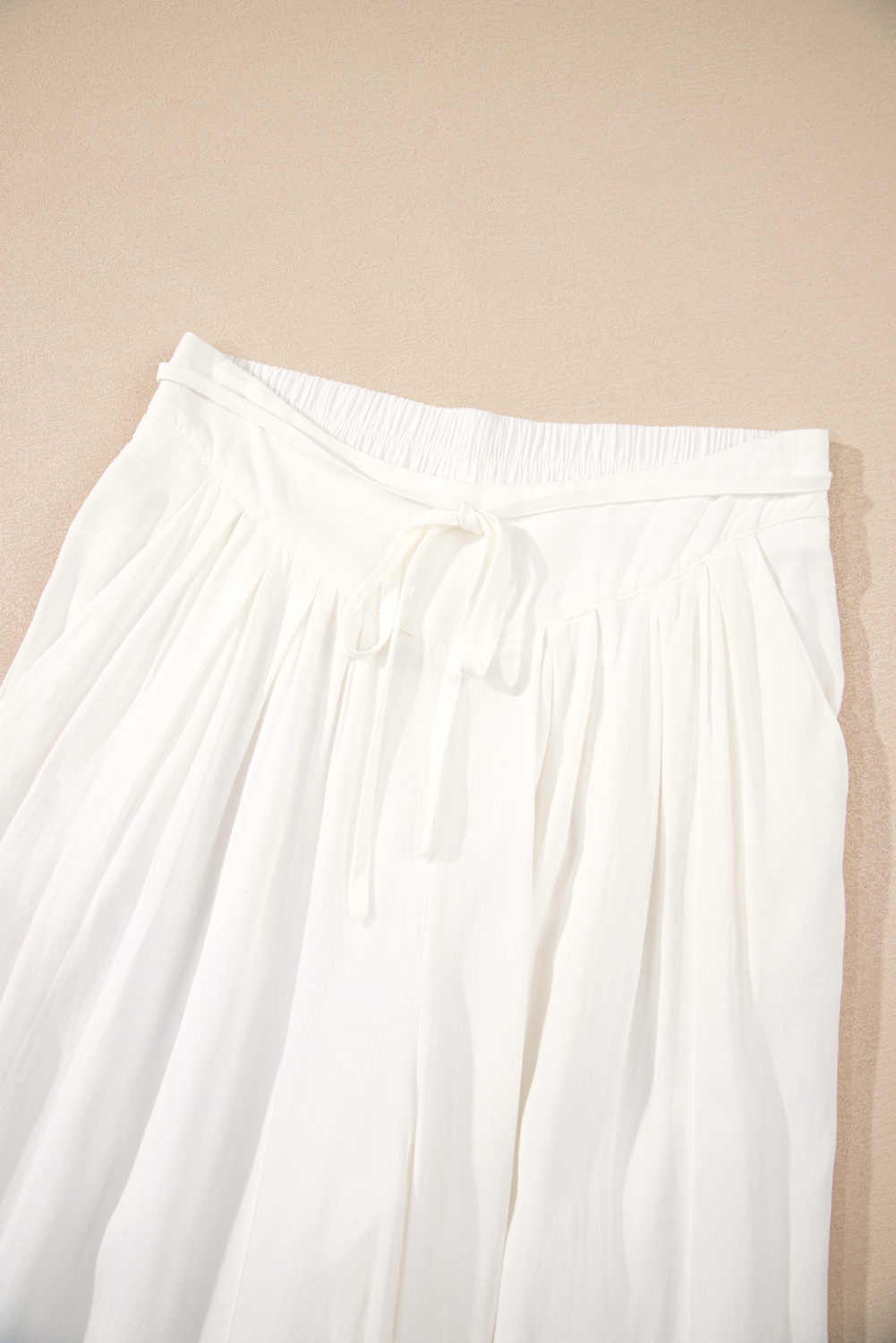 Versatile White Drop Waist Pleated Trousers for Effortless Summer Style - Detail View 11