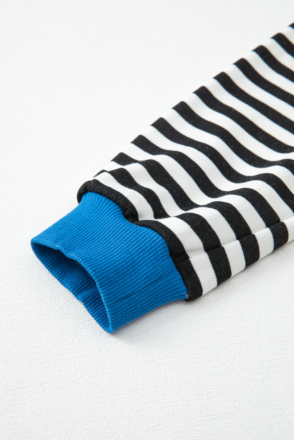 Casual Fall & Winter Striped Sweatshirt with Comfortable Drop Shoulder Design - Detail View 10