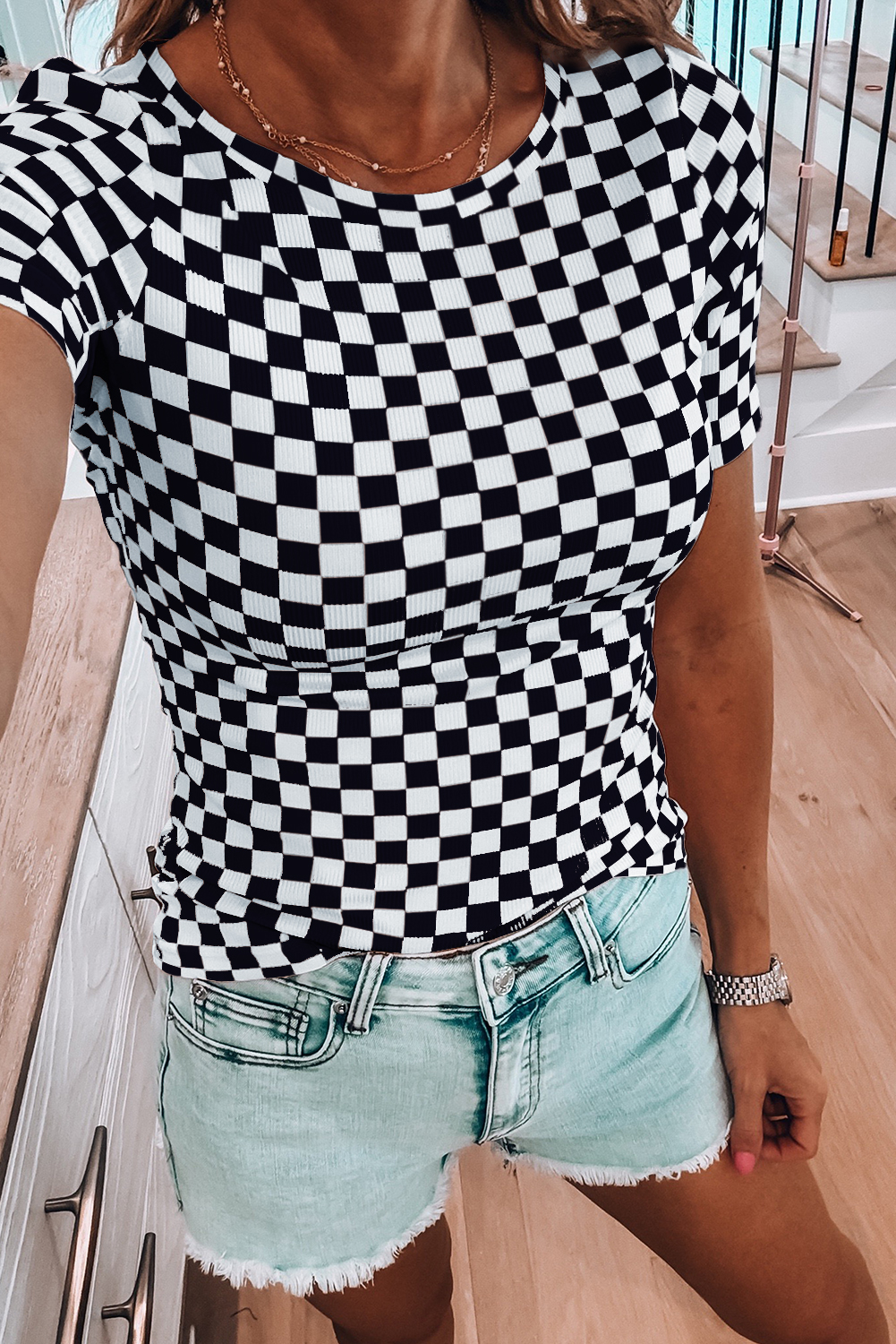 Stylish Slim Fit Short Sleeve T-Shirt - Geometric Checkered Pattern in Black - Detail View 2