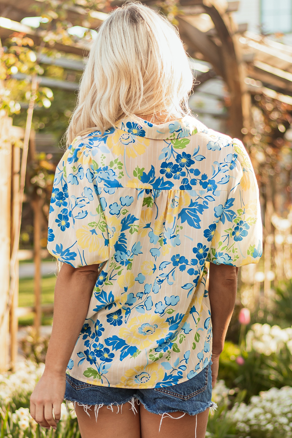 Charming Summer Blouse with Balloon Sleeves and Collared Neck - Blue Floral Print - Detail View 2