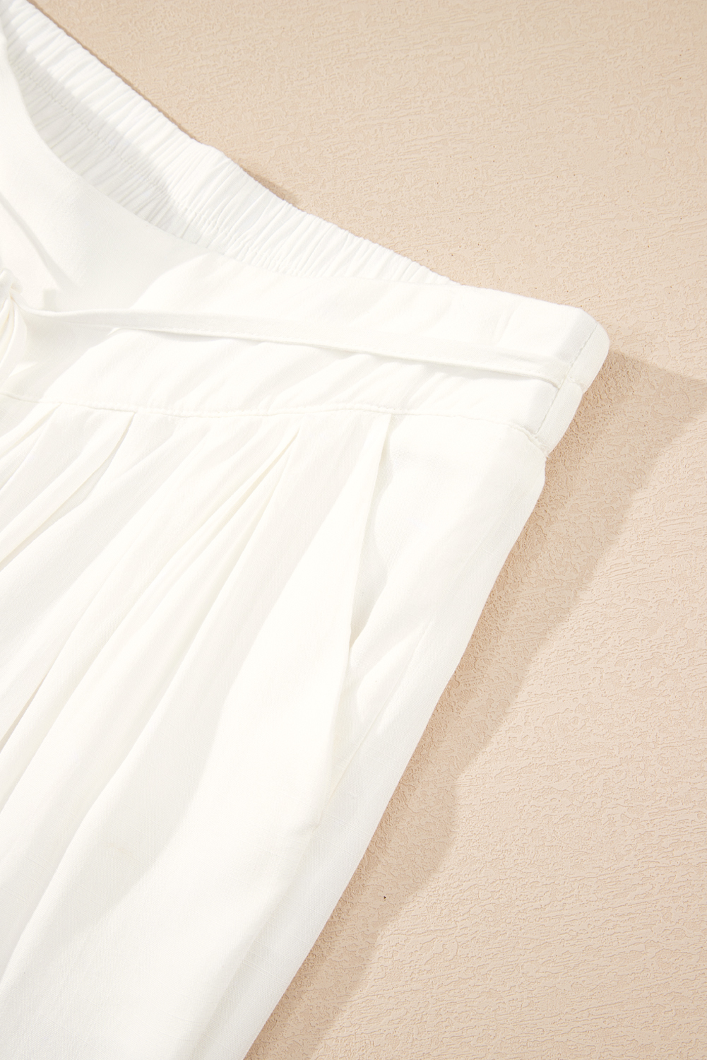 Women's White Solid Drop Waist Pleated Wide Leg Casual Pants - Detail View 9