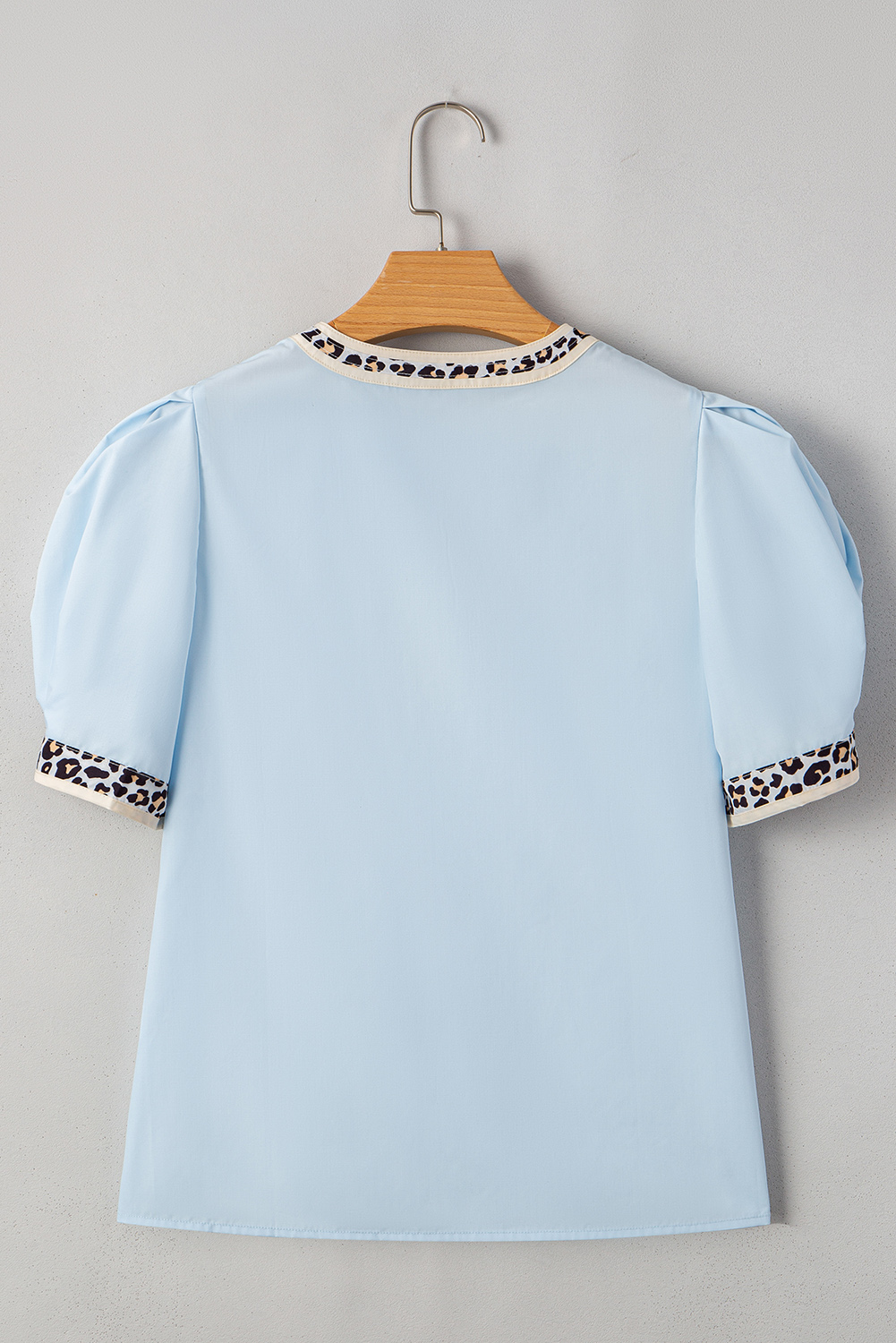 Unique Puff Sleeve Summer Blouse - Breathable Cotton Blend with Leopard Detail - Detail View 7