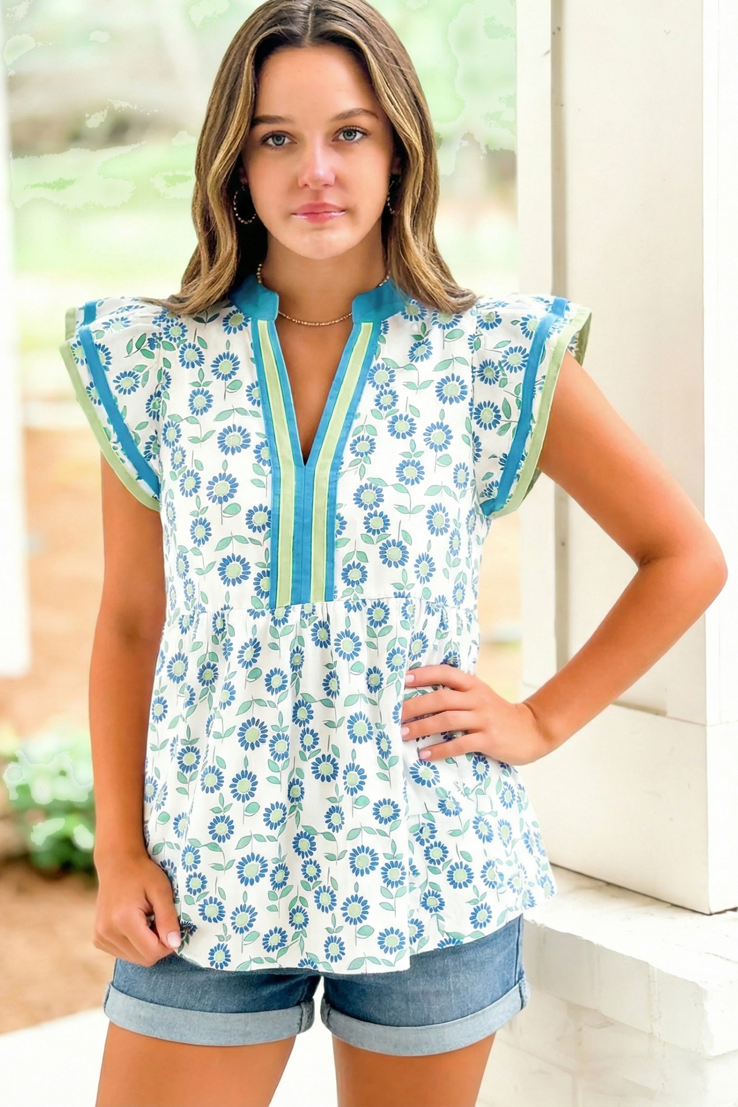 Chic Green Floral Women's Summer Blouse – V Neck Short Sleeve Casual Top for Gift Giving - Detail View 3