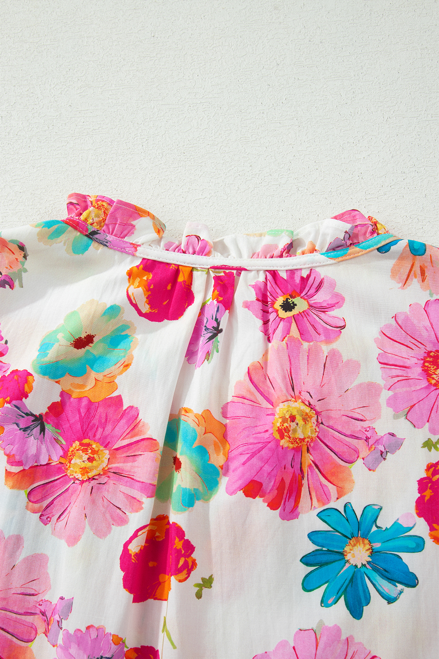 Women's Casual Pink Floral Print Top – Ruched Short Sleeve V-Neck Blouse, Thoughtful Gift for Her - Detail View 9
