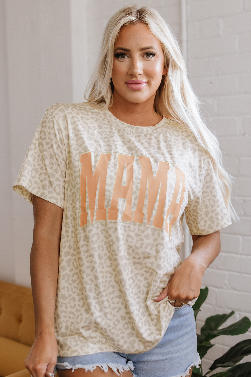 Casual Round Neck Short Sleeve T-Shirt with Wild Leopard Design for Everyday Fashion - Detail View 7