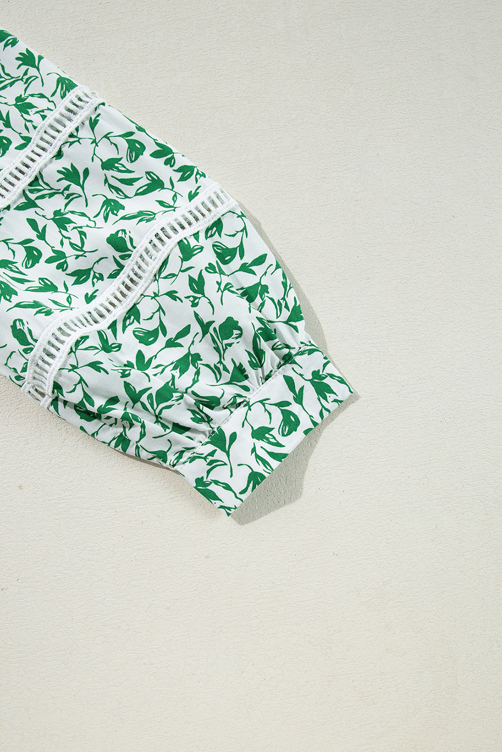 Chic Casual Fall Blouse: Puff Sleeves and Lace Accents in Green Floral Design - Detail View 7