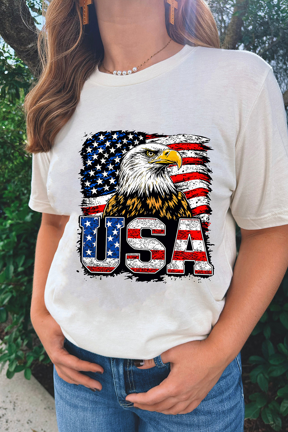 Chic and Comfortable Women's Graphic T-Shirt - Short Sleeve with Eagle Print - Detail View 3