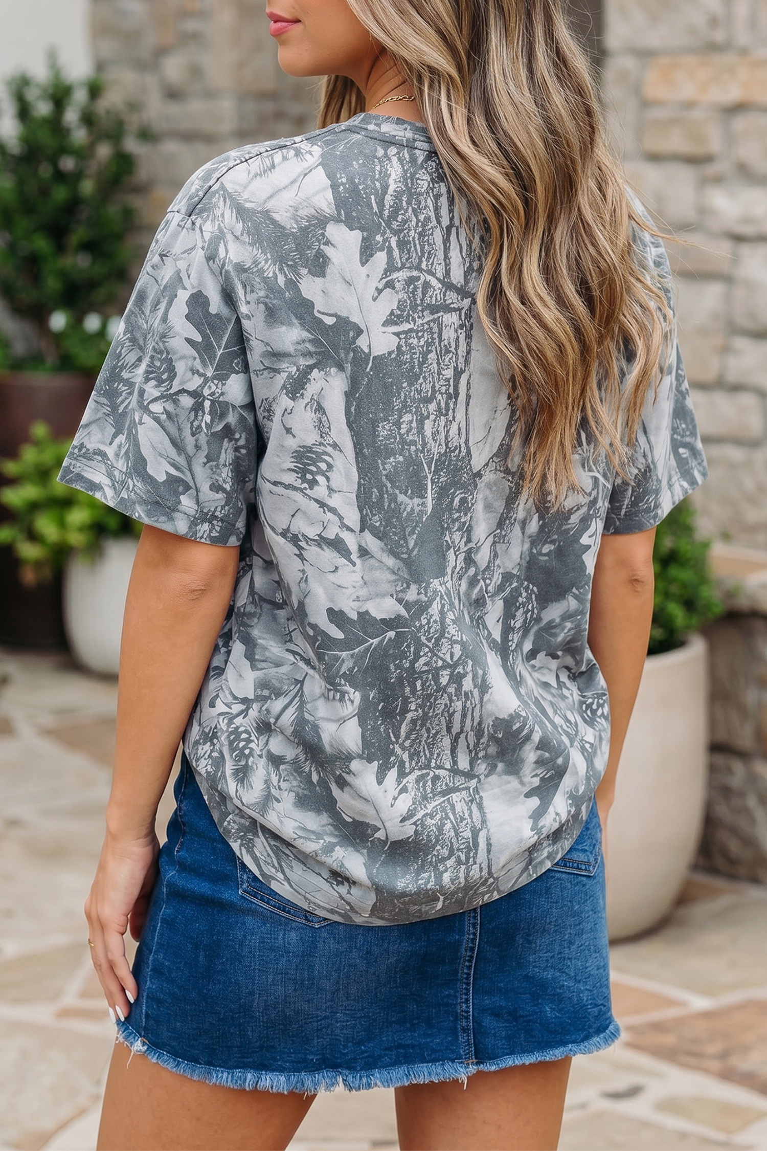 Love Like Jesus Women's Graphic Tee – Pink Woodland Camo Short Sleeve Top for Thanksgiving - Detail View 5