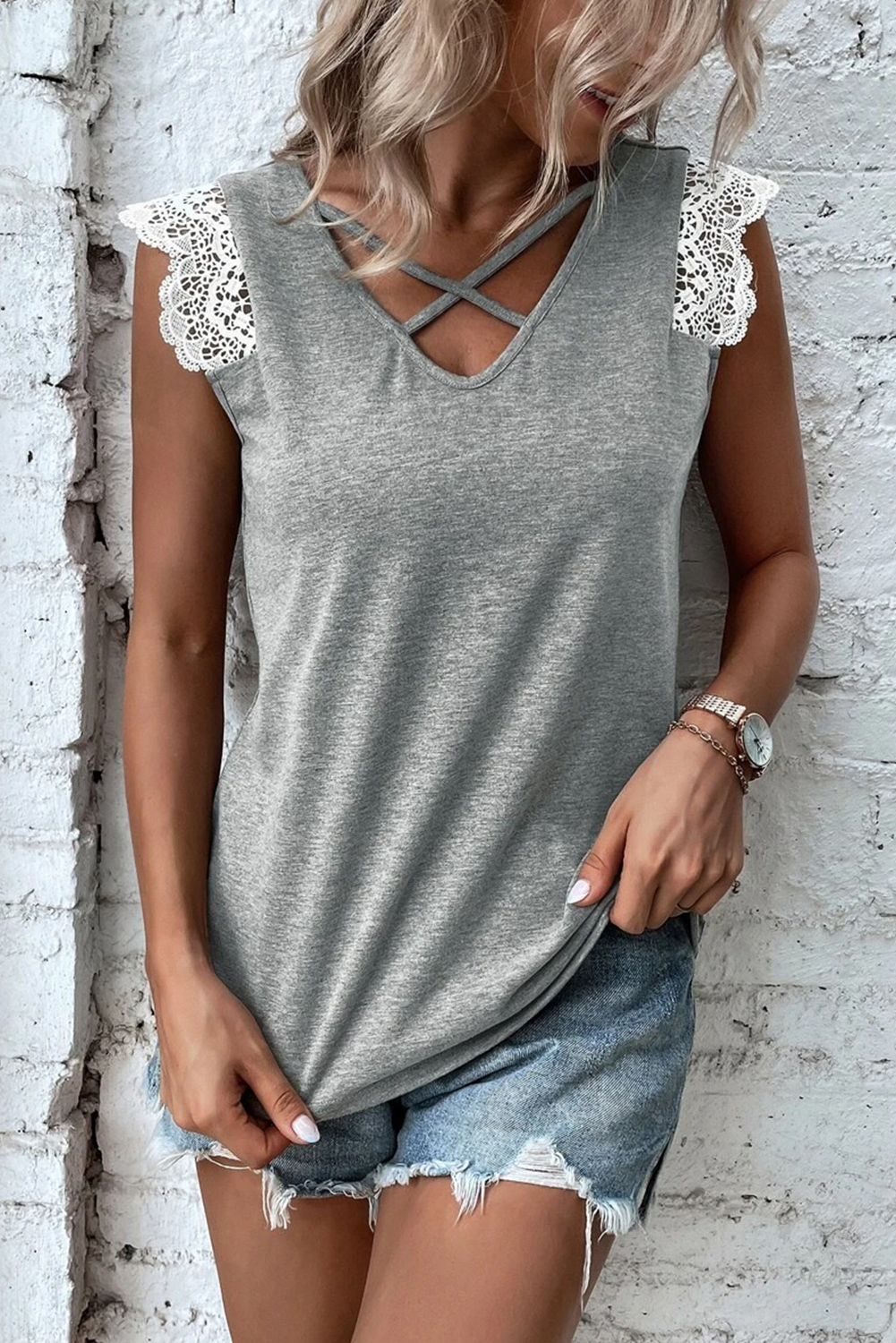 Stylish Casual Tank Top for Women - Gray Color, Perfect for Summer Outfits - Detail View 3