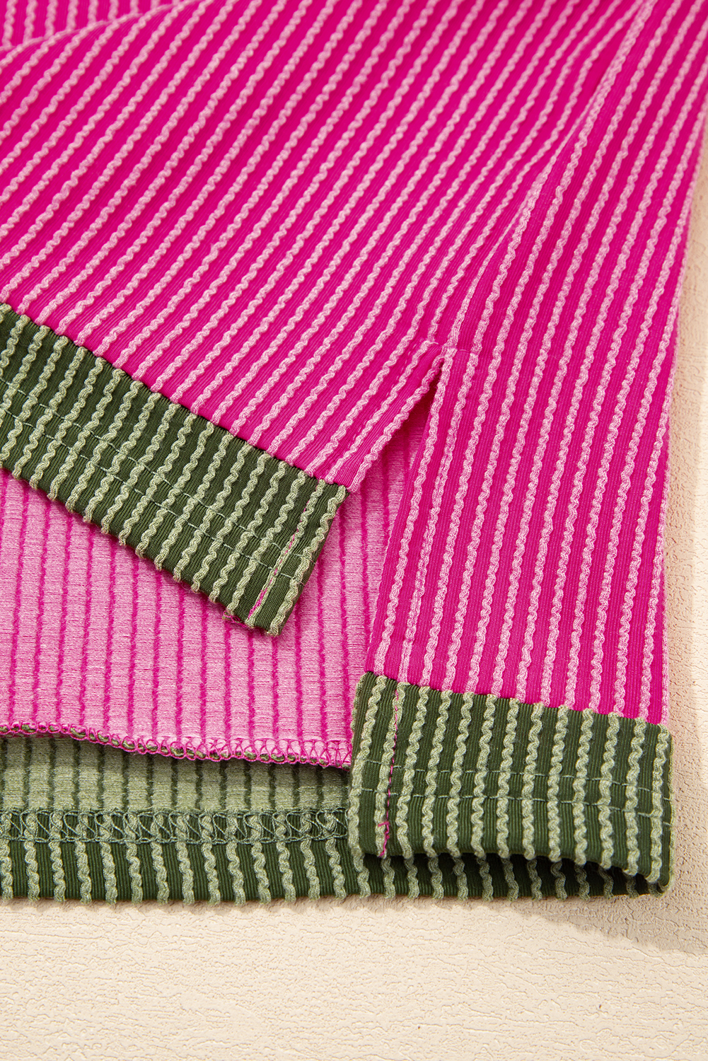 Comfortable Short Sleeve Round Neck T-Shirt - Perfect for Daily Wear and Denim - Detail View 11