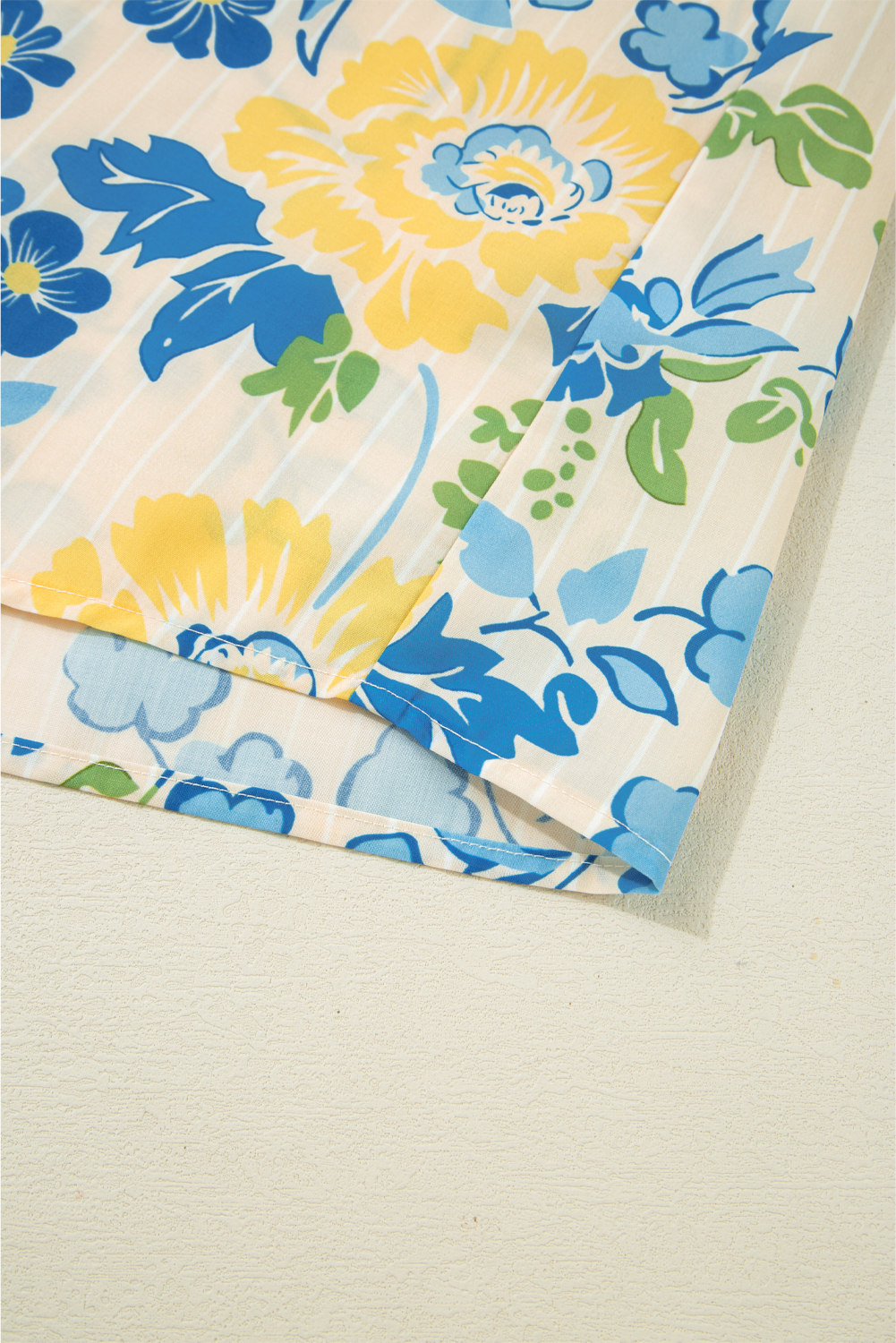 Charming Summer Blouse with Balloon Sleeves and Collared Neck - Blue Floral Print - Detail View 14