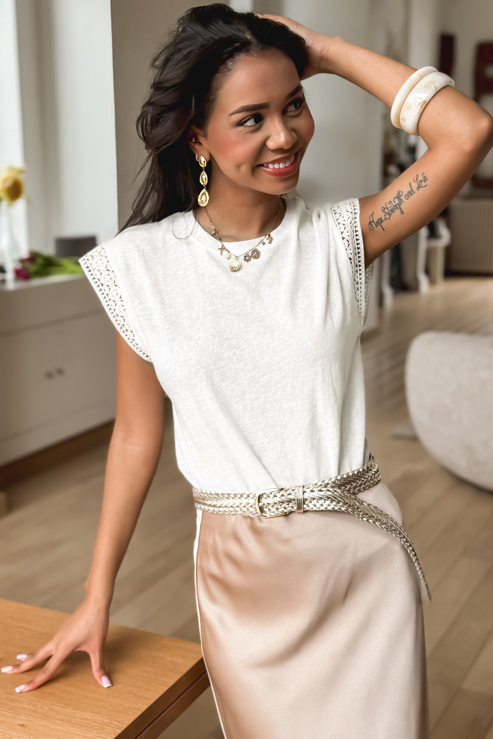 Elegant Cap Sleeve Tee with Lace Patchwork - Classic Round Neck Design - Detail View 2