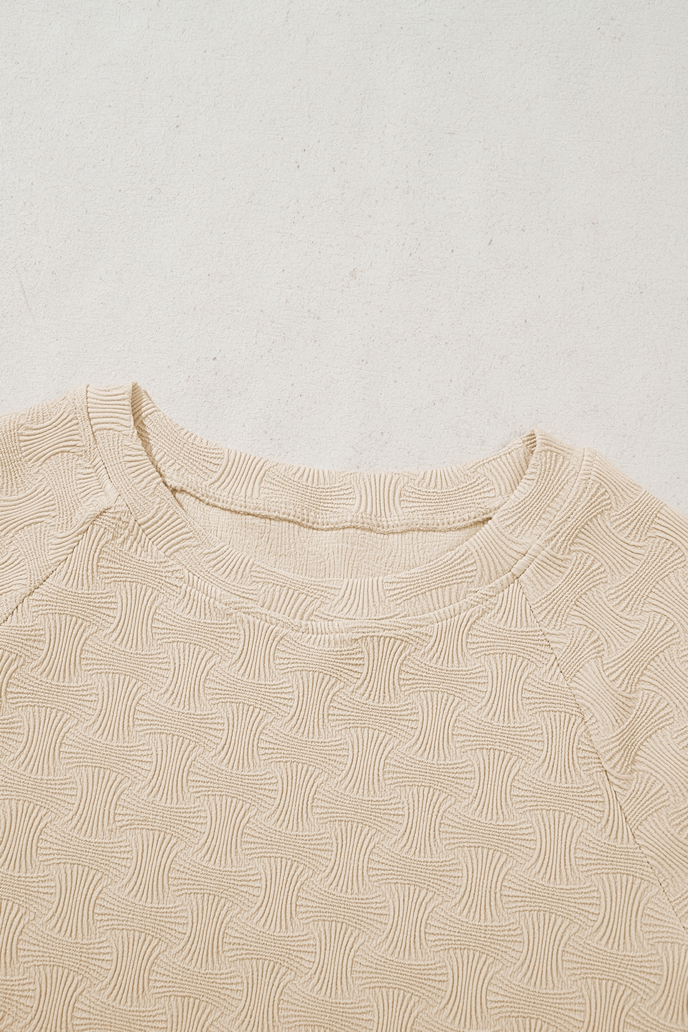 Elastic and Breathable Women's Crew Neck T-Shirt - Perfect for Summer - Detail View 11