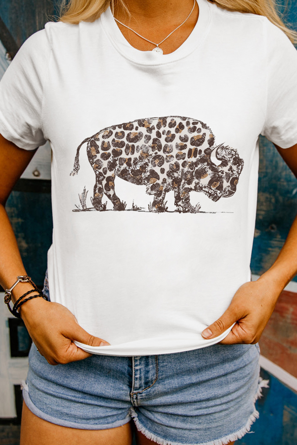 Soft and Comfortable White T-Shirt - Perfect for Daily Wear and Summer Outings - Detail View 7