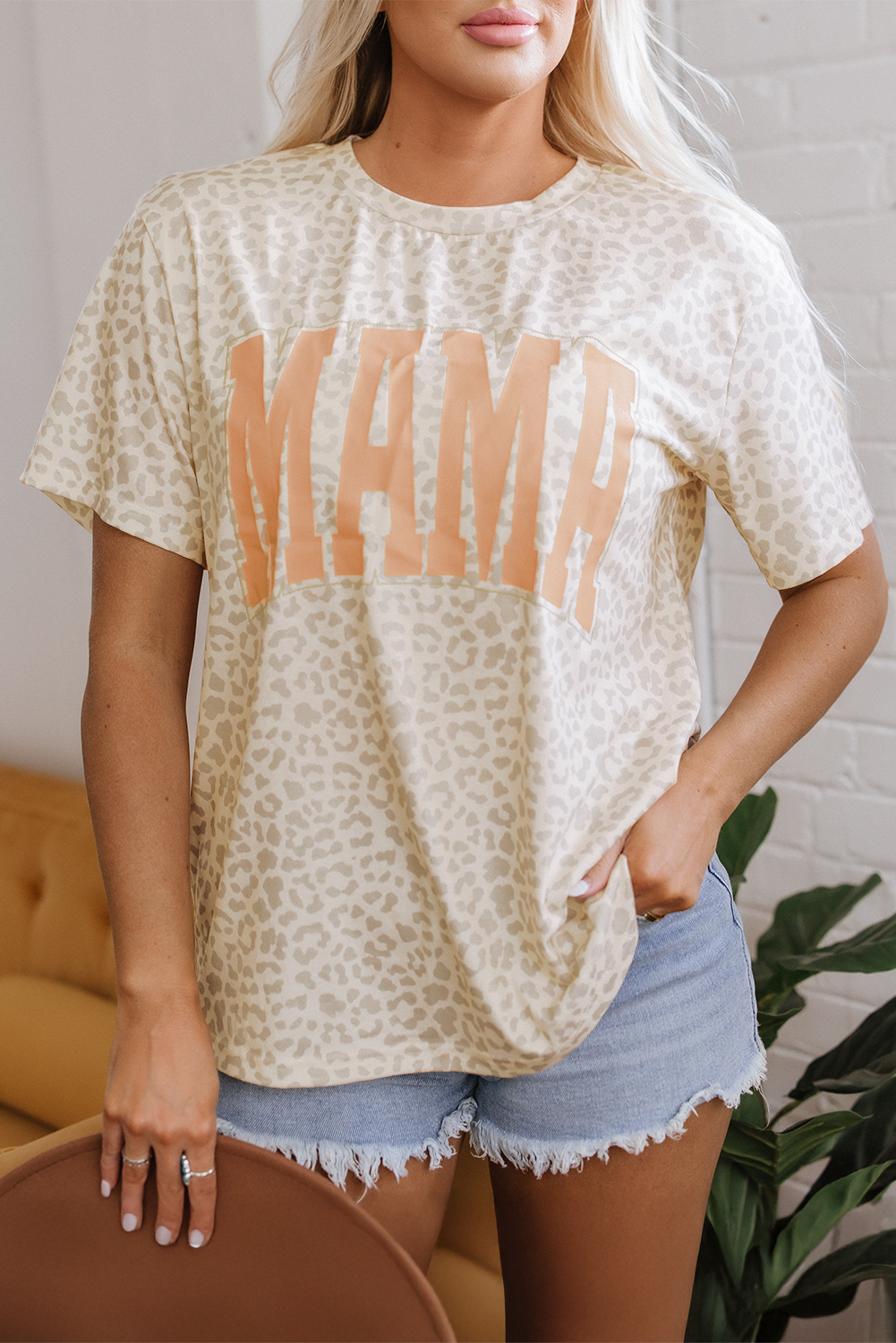 Women's Yellow MAMA Letter Graphic Leopard Loose Tee - Trendy and Comfortable Casual Wear - Detail View 9