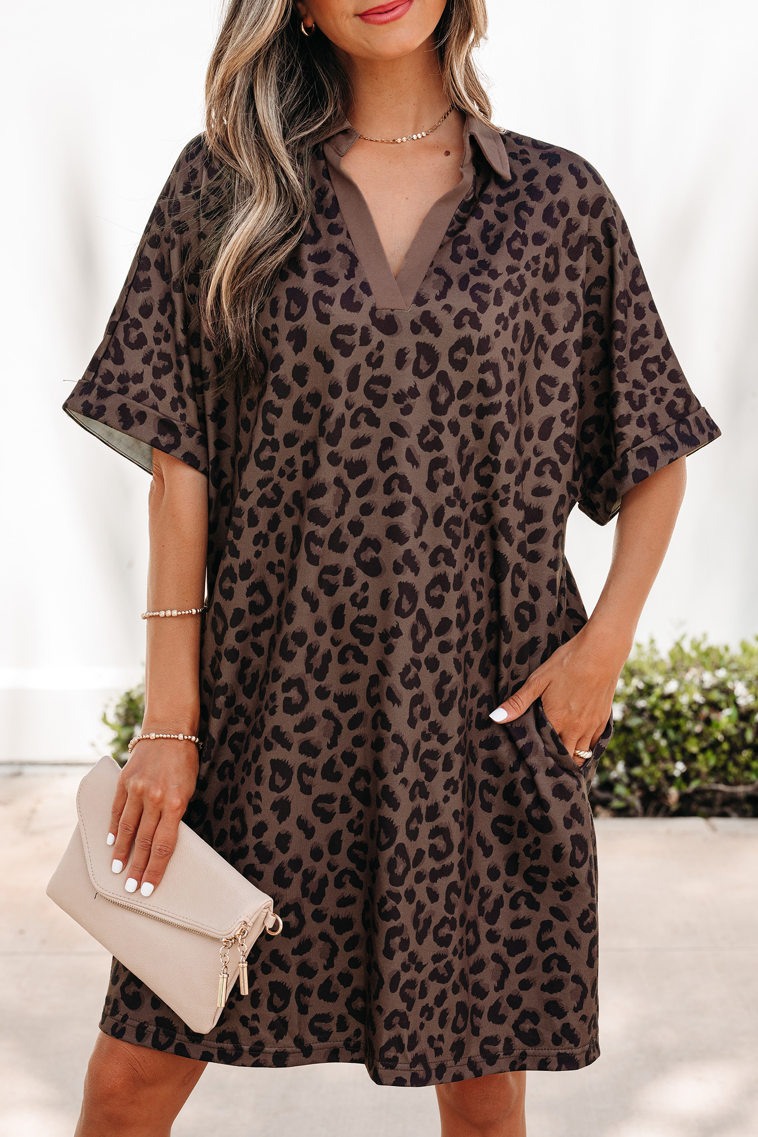 Casual Leopard Print Shift Dress for Women – V-Neck Mini Dress with Colorblock Collar, Comfortable Summer Style - Detail View 14